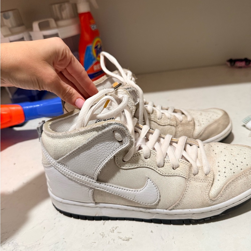 Nike SB Dunk High
Antihero Skateboards